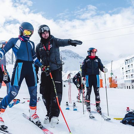 Apex2100 International Ski Academy Tignes Buitenkant foto