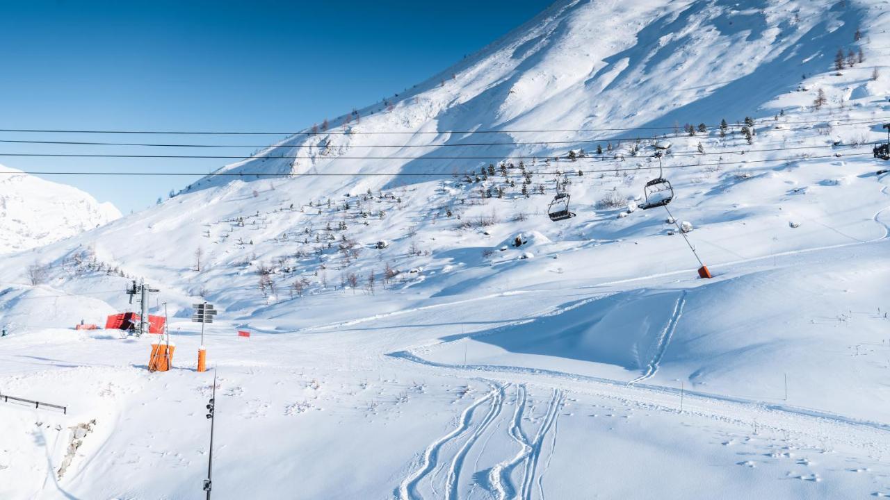 Apex2100 International Ski Academy Tignes Buitenkant foto
